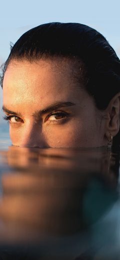 hm71-swim-victoria-secret-summer-sea-model